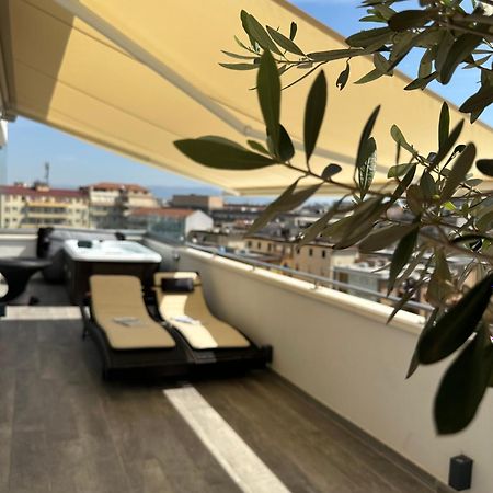 18 Dante Luxury Suites Cagliari Esterno foto