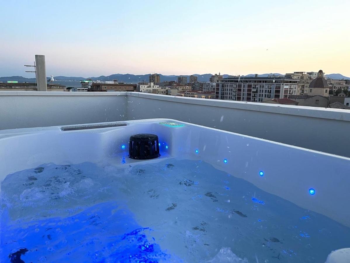 18 Dante Luxury Suites Cagliari Esterno foto